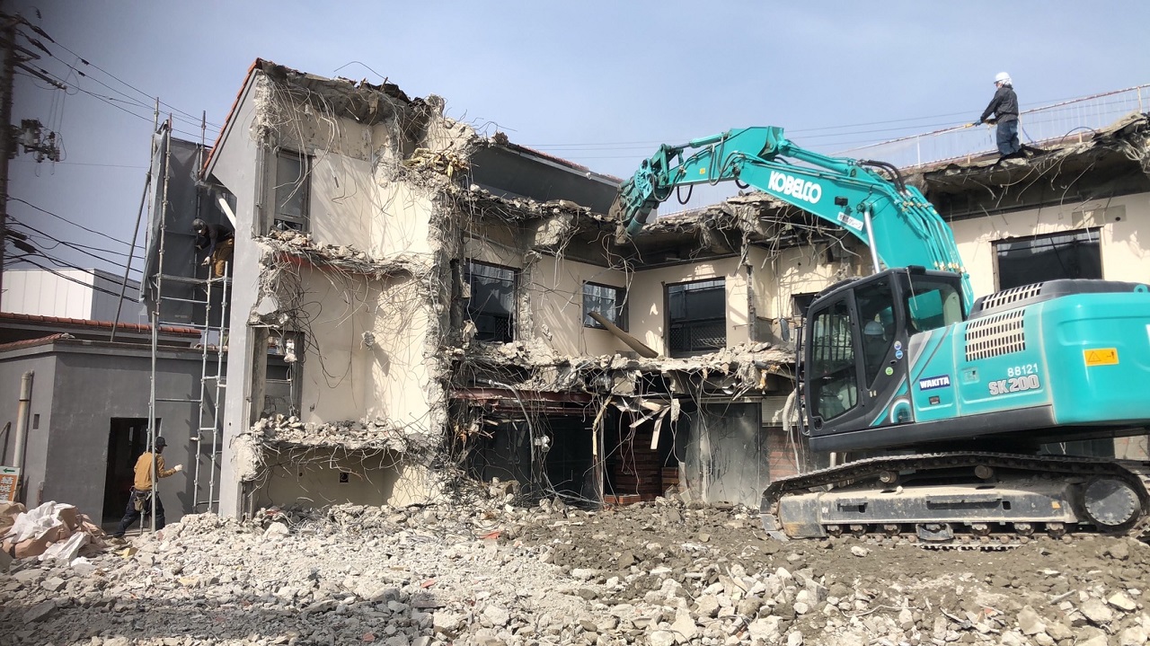 建物解体工事・産業廃棄物収集運搬業・土木工事・リフォーム事業・販売事業の三建グループ株式会社の各種工事写真1